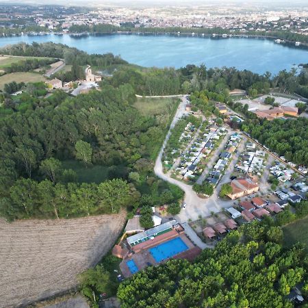 Camping Bungalow El Llac De Banyoles Porqueres Eksteriør bilde