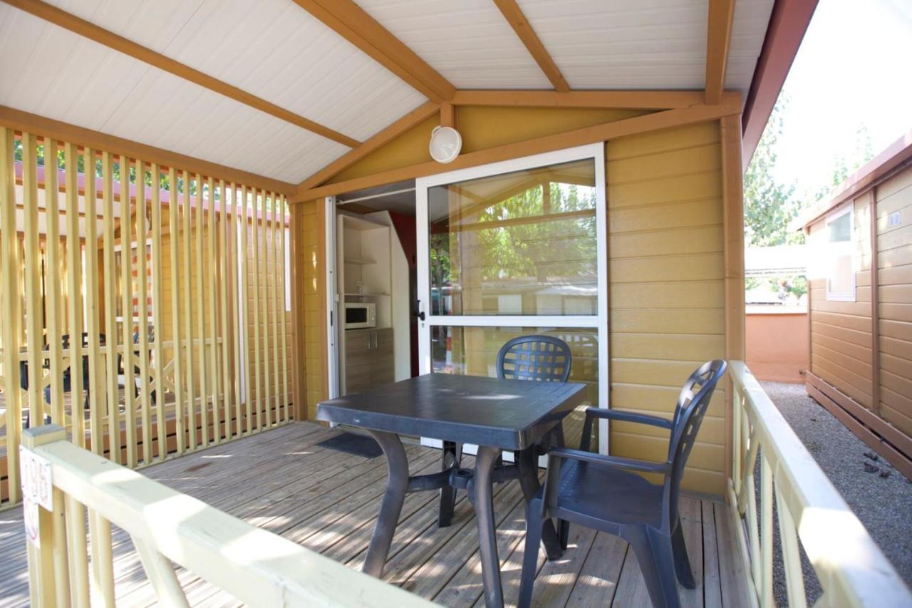 Camping Bungalow El Llac De Banyoles Porqueres Eksteriør bilde