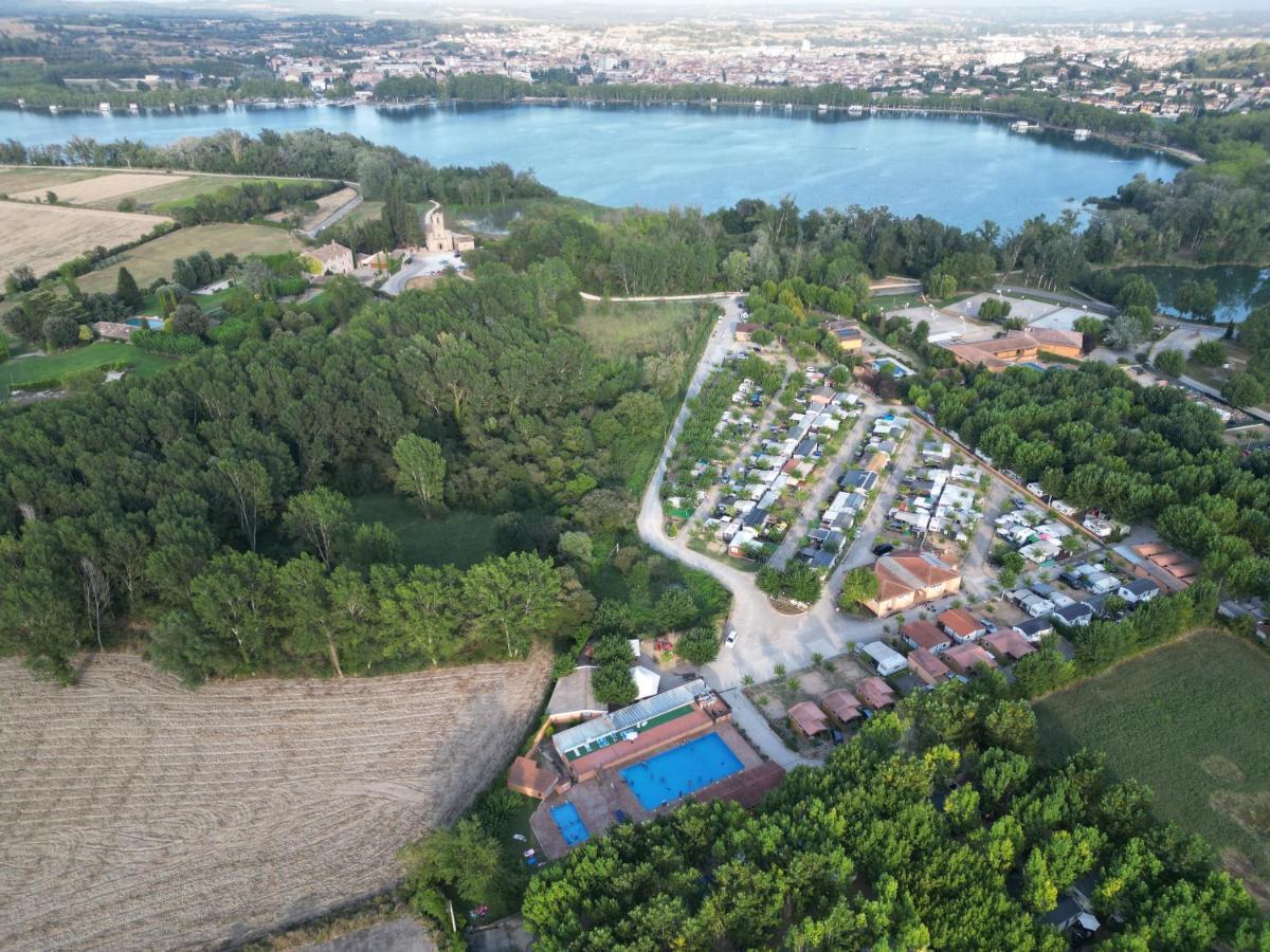 Camping Bungalow El Llac De Banyoles Porqueres Eksteriør bilde