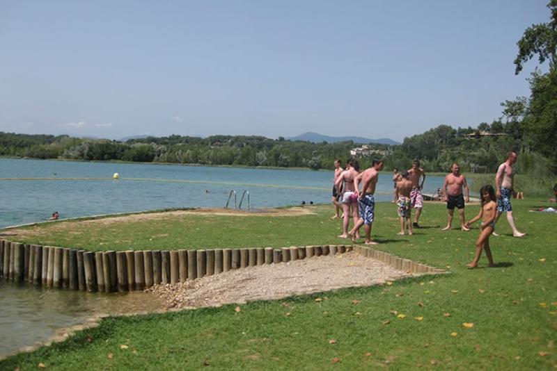 Camping Bungalow El Llac De Banyoles Porqueres Eksteriør bilde