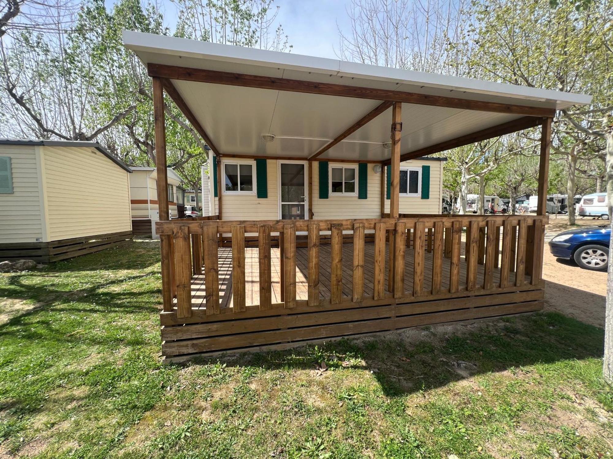 Camping Bungalow El Llac De Banyoles Porqueres Rom bilde