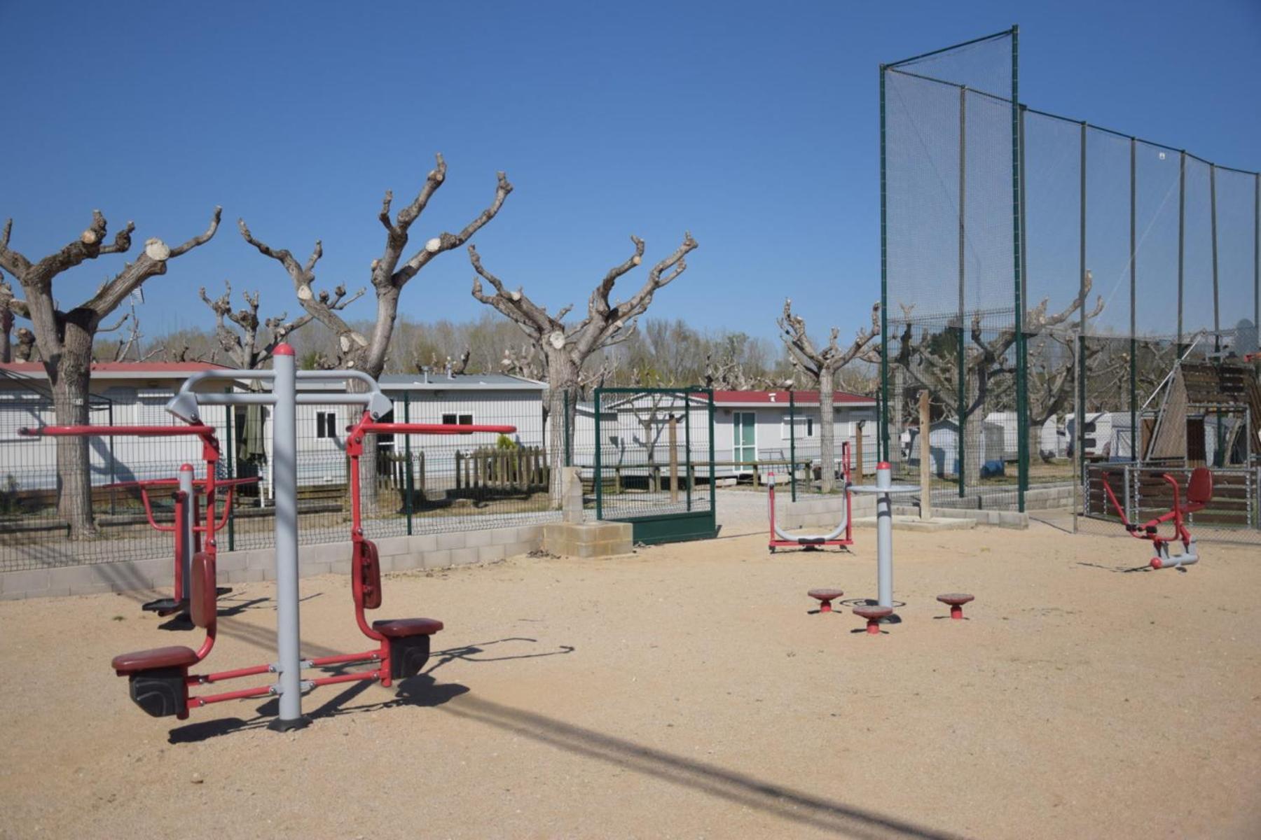 Camping Bungalow El Llac De Banyoles Porqueres Eksteriør bilde